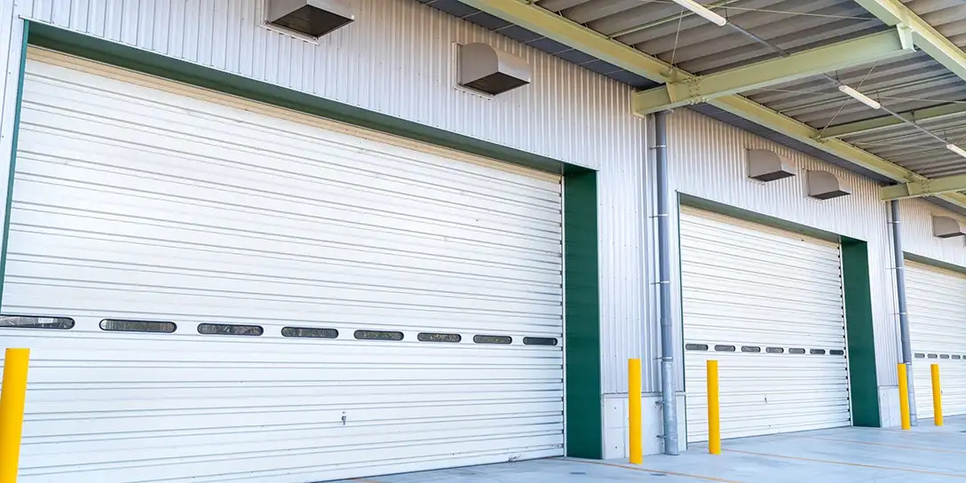 物流施設のシャッター